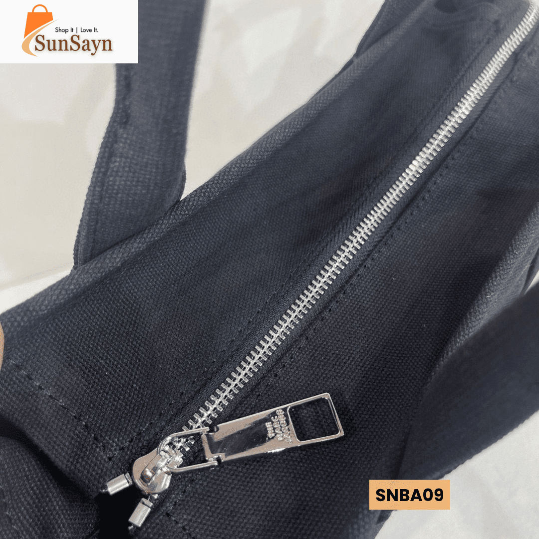 MARC JACOBS THE TOTE bag 33*27*12cm | Luxury TOTE bags for every person in Dubai UAE - Image 6